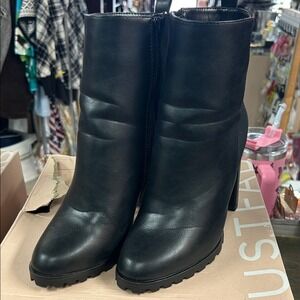 Faux leather ankle boots, JustFab
Serena Block Heeled Bootie size 10 new
